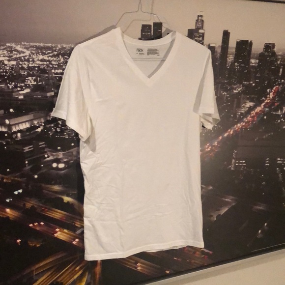 Nordstrom Rack White Vneck T shirt. - Picture 2 of 4